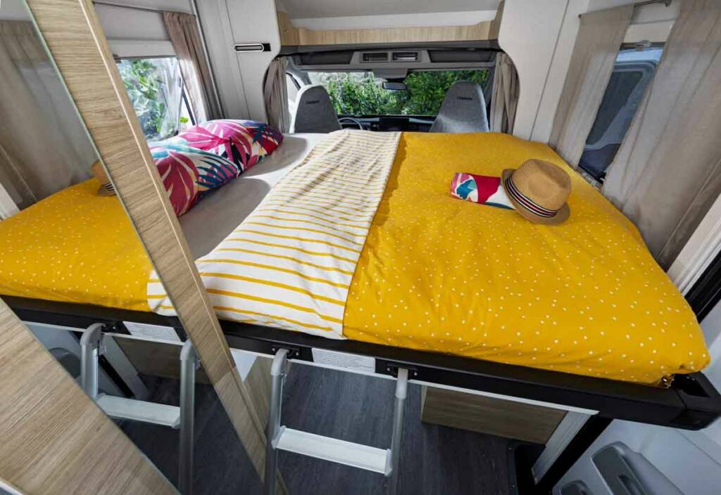 Lit de pavillon Profilé compact et familial S294